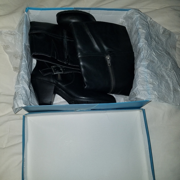 $137 off Retail🆕️ Cliffs Black Pipeline Zipper Boots👢firm price - Picture 6 of 8